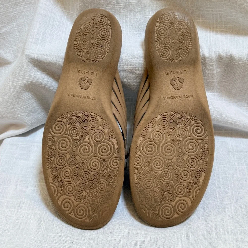 Okabashi Maui Slide Sandals Size L 9.5-10.5 Tan Brown Cross Strap Comfort USA‎